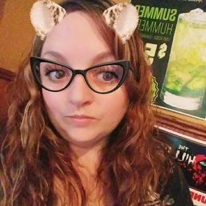 Meet your Posher, Jenn